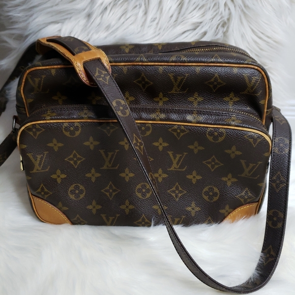 Louis Vuitton Nile 28 - Picture 1 of 7